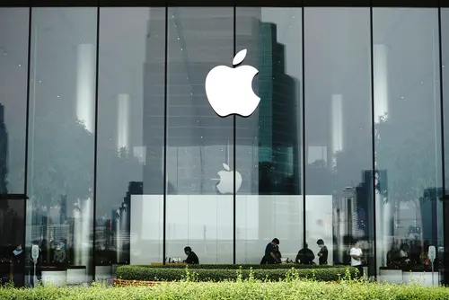 Apple zwolni setki pracowników. / Fot. Forthis, Shutterstock.com
